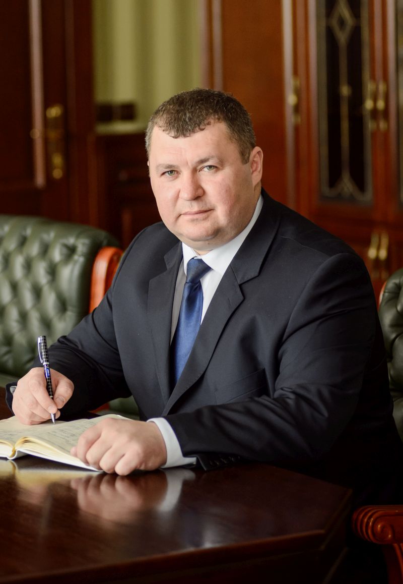 Прокурор Вінницької області задекларував позашляховик за півтора мільйона гривень - фото 2
