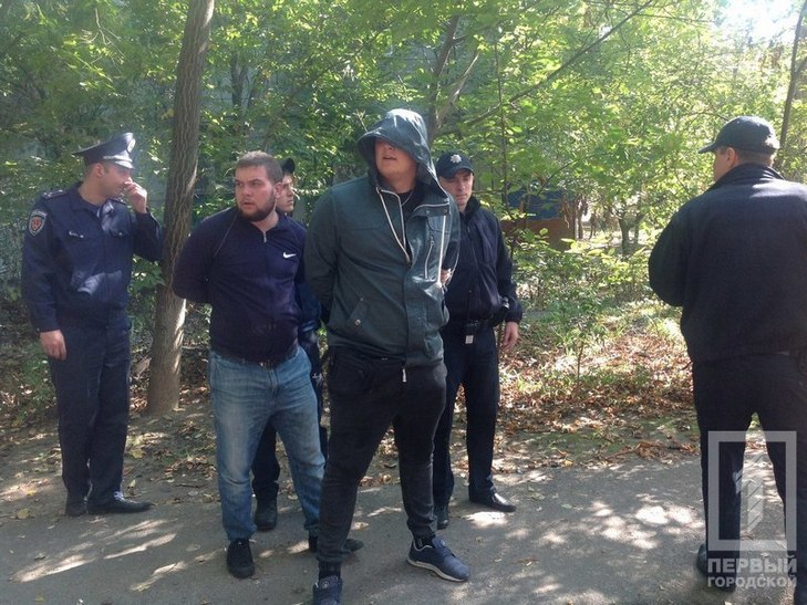 В Одесі після розгляду справи "2 травня" біля будівлі суду невідомі спровокували бійку - фото 1