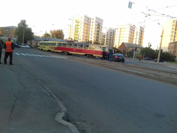 У Харкові в районі Південного вокзалу – трамвайний "дрифт" - фото 1