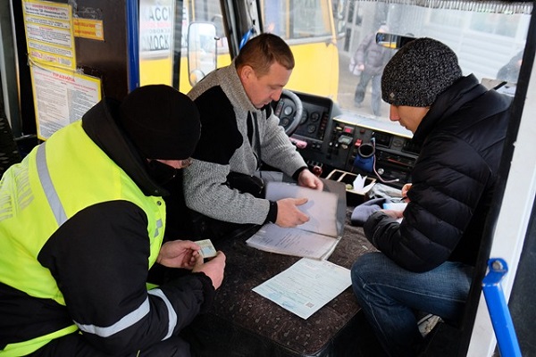 У Новомосковську водії маршруток відмовляються безплатно везти ветеранів АТО - фото 1