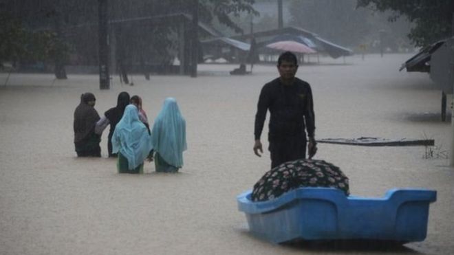 У Таїланді вирує потужна повінь, вже 14 жертв - фото 1