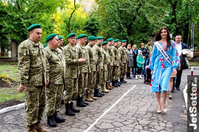 Як "Міс Україна-Всесвіт" гостювала у прикордонників - фото 1