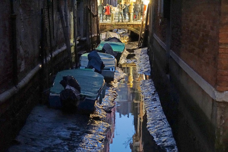 Як виглядая "висохла" Венеція після аномального відливу - фото 1
