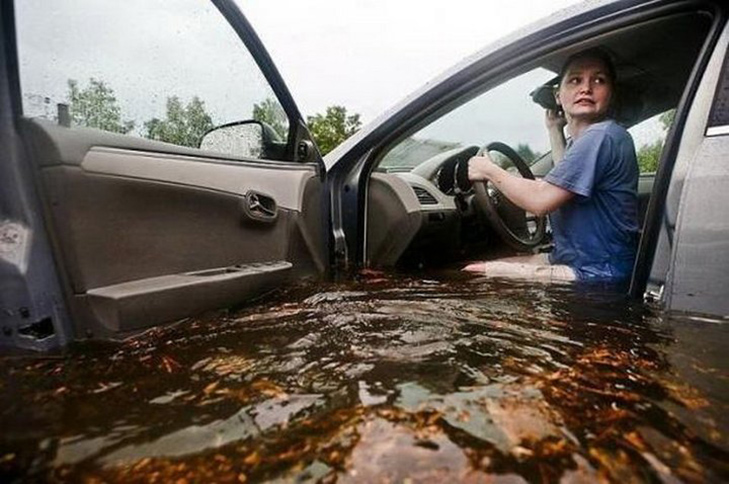 30 фото про непрості взаємини дівчат та автомобілі - фото 23