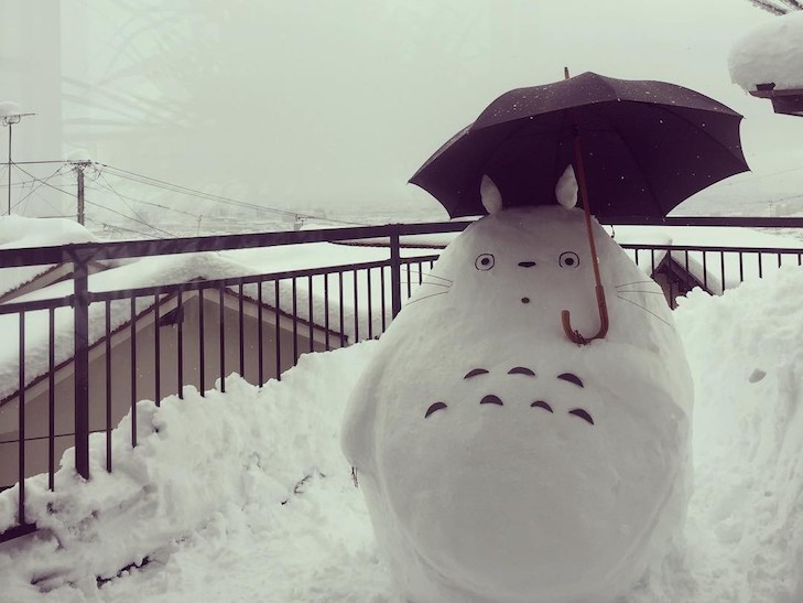 Котики і персонажі коміксів: Яких сніговиків роблять в Японії - фото 1