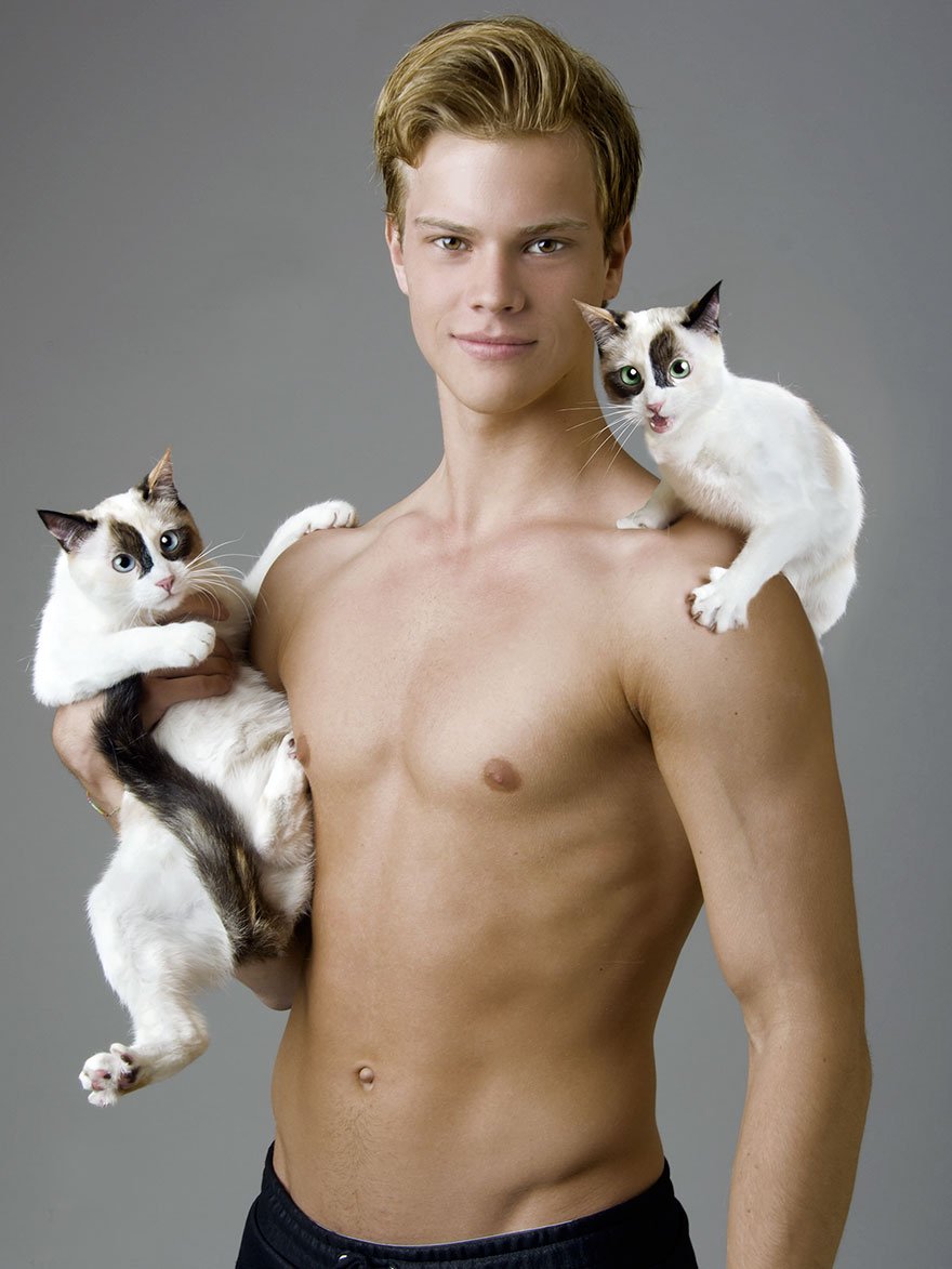Сексуальні оголені чоловіки і котики: наймиліша фотосесія підірвала мережу - фото 2