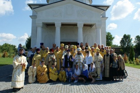 Вила, мощі і "Апостол": ТОП-7 сюрпризів з декларацій чиновників - фото 2