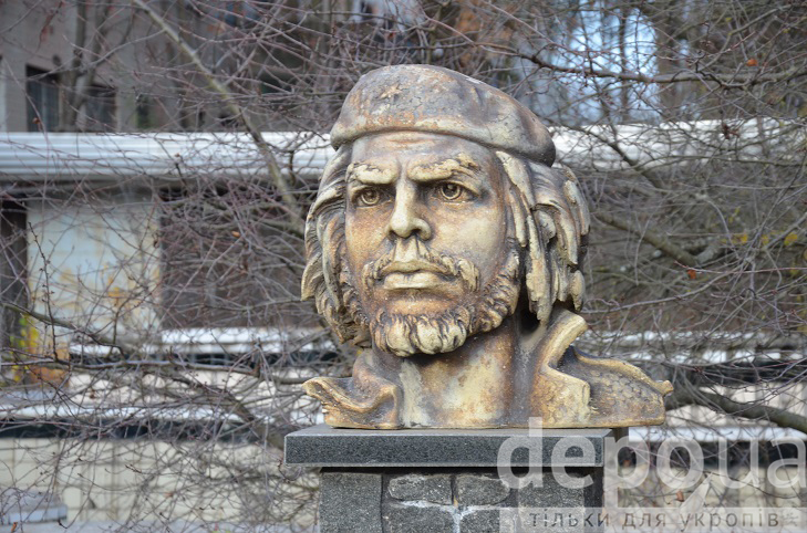 Перший в Європі пам'ятник революціонеру Че Геварі причаївся у Вінниці - фото 5