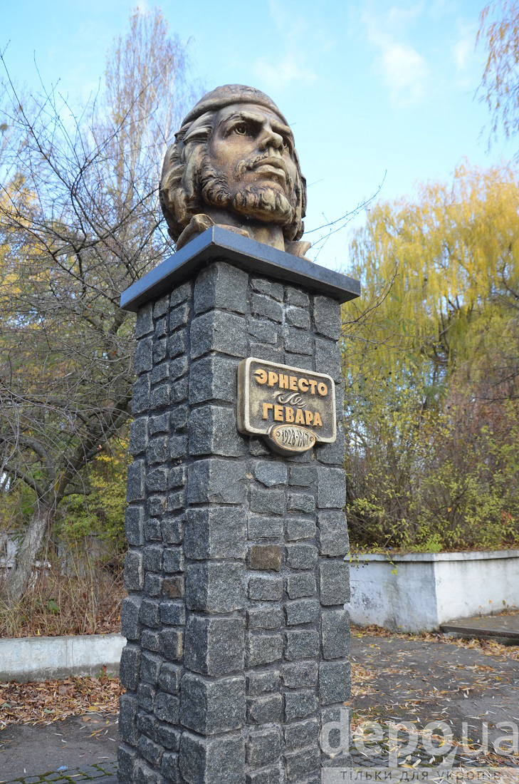 Перший в Європі пам'ятник революціонеру Че Геварі причаївся у Вінниці - фото 2