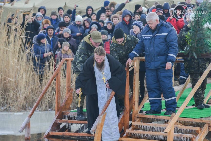 У селі на Донеччині широко відзначили Хрещення (ВІДЕО) - фото 6