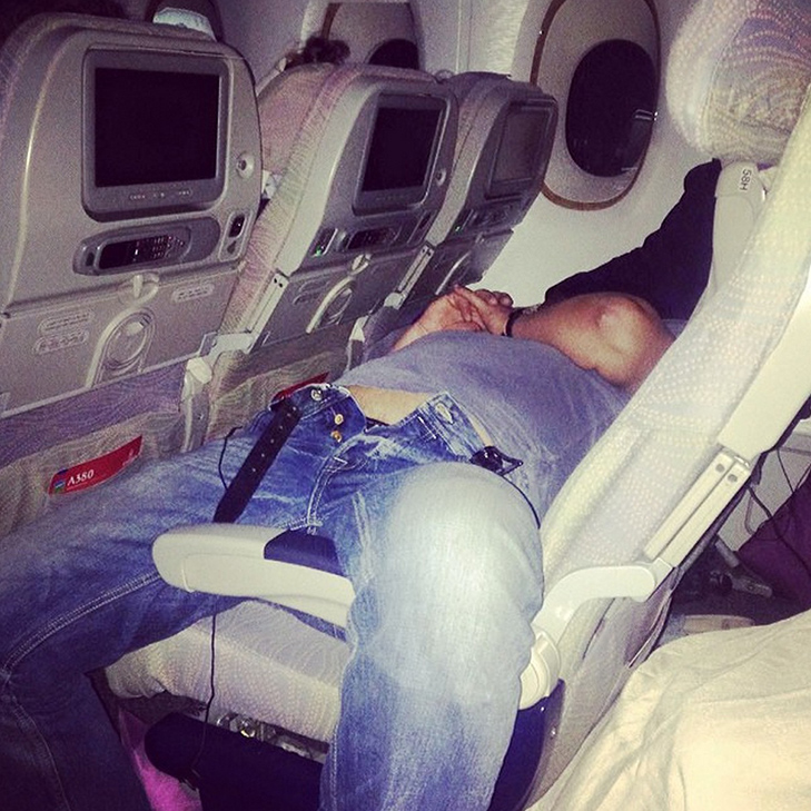 Культурний шок: 30 найогидніших пасажирів літаків (ФОТО 18+) - фото 29