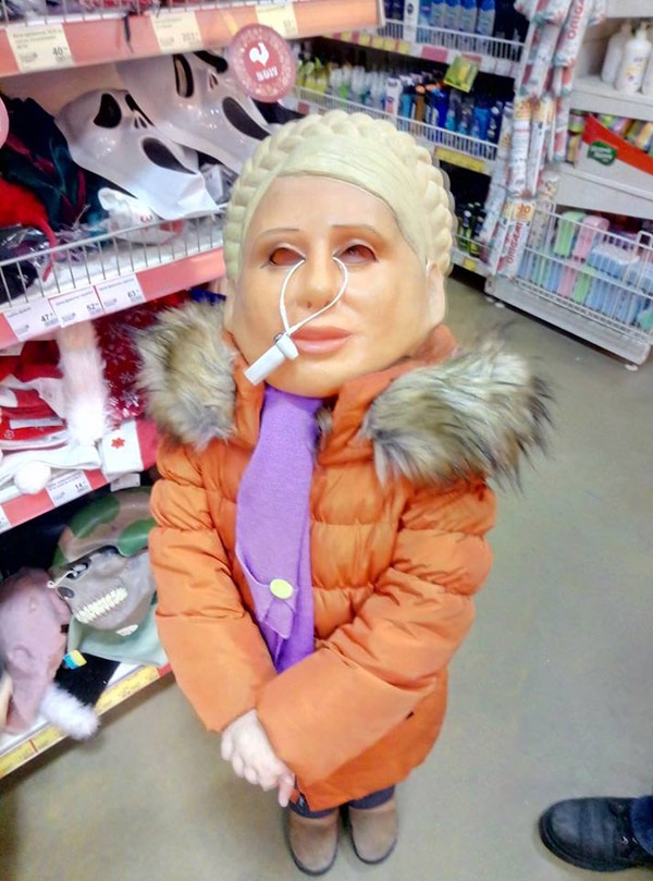 У Дніпрі торгують масками Тимошенко - фото 1