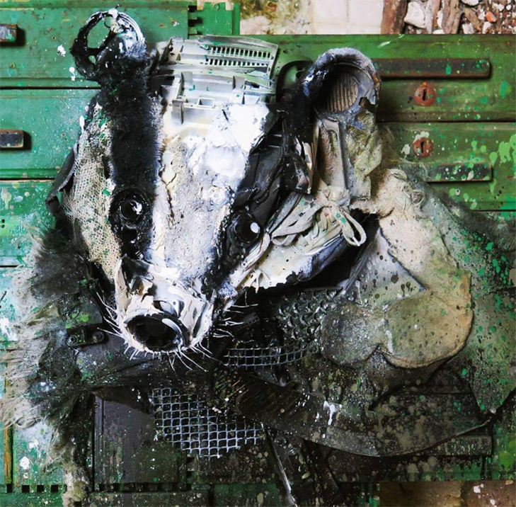 Художник перетворює купи сміття в неймовірні скульптури тварин - фото 17