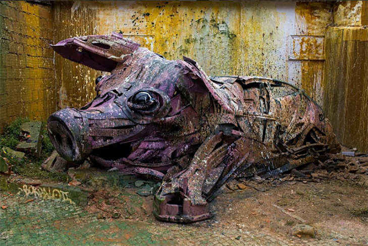Художник перетворює купи сміття в неймовірні скульптури тварин - фото 16