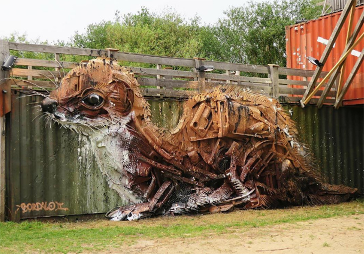 Художник перетворює купи сміття в неймовірні скульптури тварин - фото 11