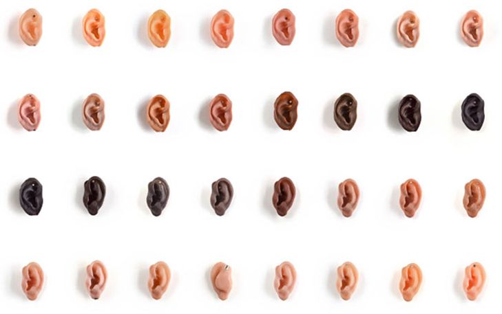 Сережки у вигляді вуха і каблучка-палець: німкеня-ювелір пропонує нову моду - фото 2