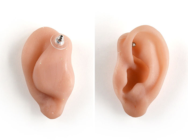 Сережки у вигляді вуха і каблучка-палець: німкеня-ювелір пропонує нову моду - фото 1