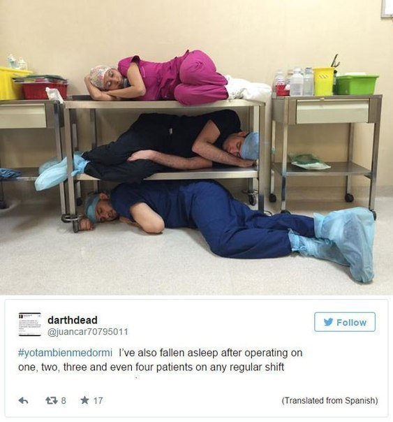Як лікарі з усього світу сплять на робочому місці - фото 5
