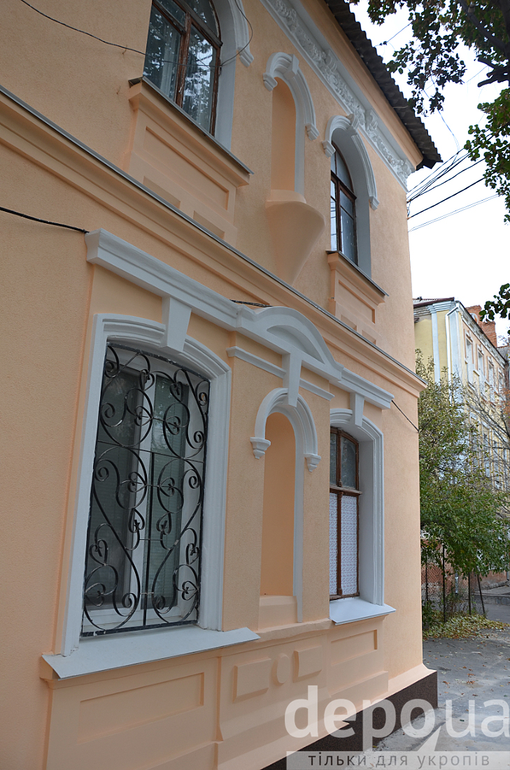 У центрі Вінниці відновили фасад 100-літньої пам’ятки архітектури - фото 4