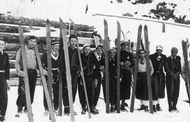Як на Закарпатті майже сто років тому лижники вражали трюками - фото 1