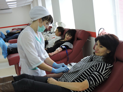 Працівники центру зайнятості здавали кров для онкохворих дітей - фото 4