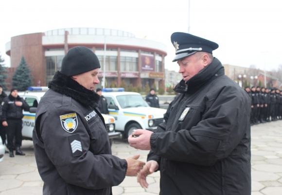 Вінницька поліція охорони похвалилася двома новими "Нивами" і чотирма "Део Сенсами" - фото 1