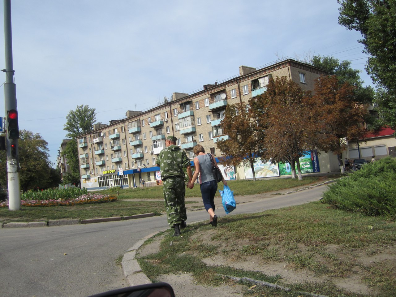 Окупований Луганськ: вибиті вікна, чистота і порожнеча (ФОТО) - фото 4