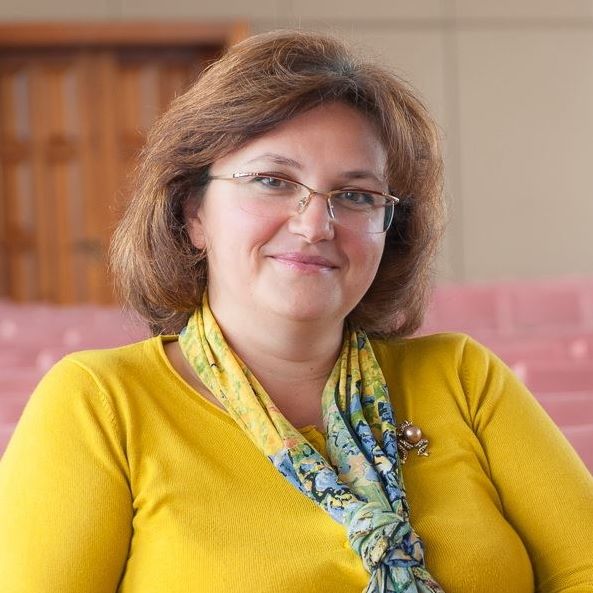 Страуси і піщані кар’єри: Як переселенка розвиває зелений туризм в зоні АТО - фото 1 Страуси і піщані кар’єри: Як переселенка розвиває зелений туризм в зоні АТО - фото 1