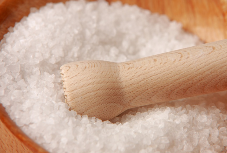 Соль способна сделать мясо нежнее