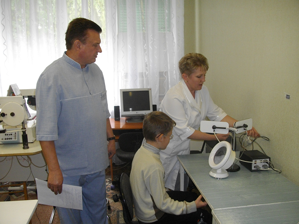  На Хмельниччині "зорова" допомога надається 112 лікарями для дітей та дорослих - фото 2