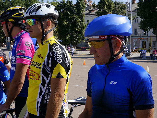 У Хмельницькому стартував кубок України з велоспорту серед ветеранів - фото 2