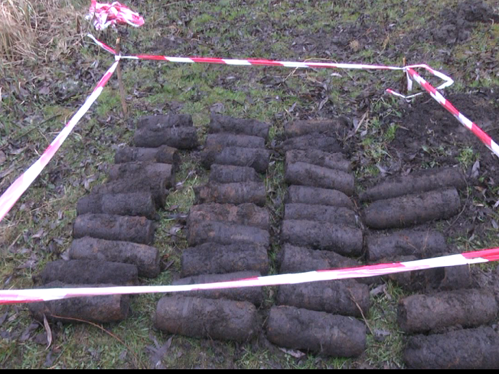 У Хмельницькому піротехніки вилучили 36 артилерійських снарядів часів війни - фото 1