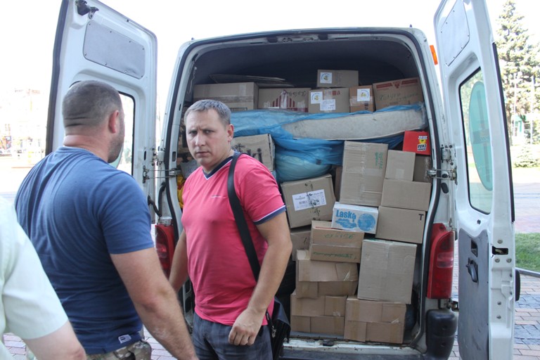 Вінничани відправили бійцям АТО "швидку допомогу" - фото 5