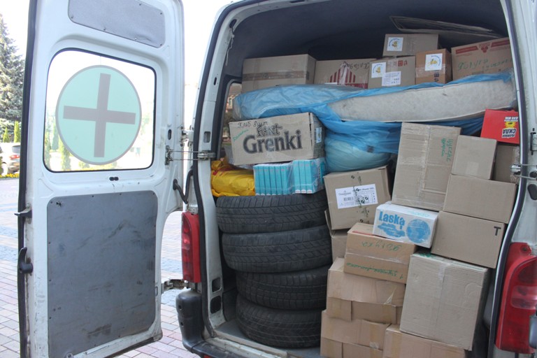 Вінничани відправили бійцям АТО "швидку допомогу" - фото 4