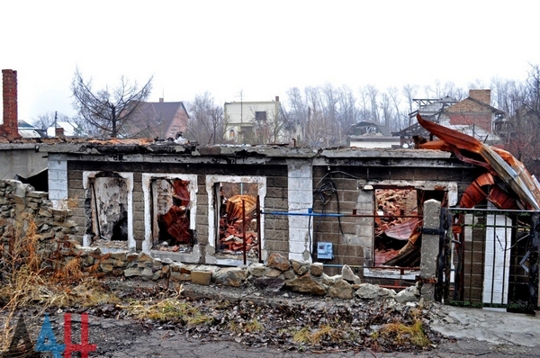 Вулиці поблизу Донецького аеропорту перетворилися на "декорації до фільмів жахів" (ФОТО) - фото 3