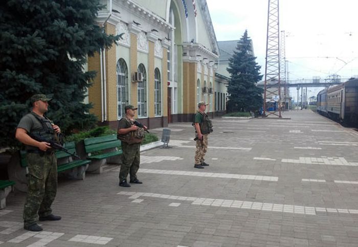 Маже одночасно на Донеччині терористи "ДНР" "замінували" два вокзали та ринок (ФОТО) - фото 3