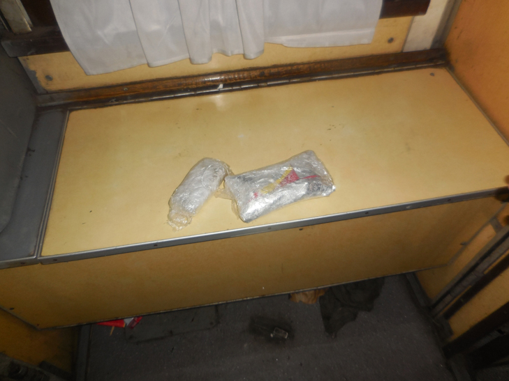Прикордонники знайшли майже півкіло марихуани у смітнику поїзду - фото 1