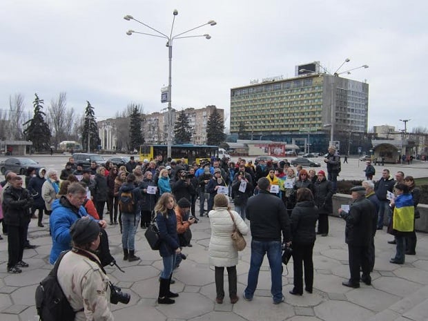 У Запоріжжі розпочато безстрокову акцію на підтримку Надії Савченко - фото 3