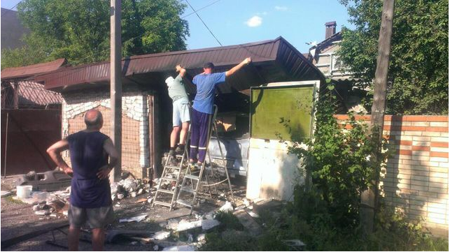 Як виживає селище під аеропортом Донецька: ні дня без обстрілів (ФОТО) - фото 2