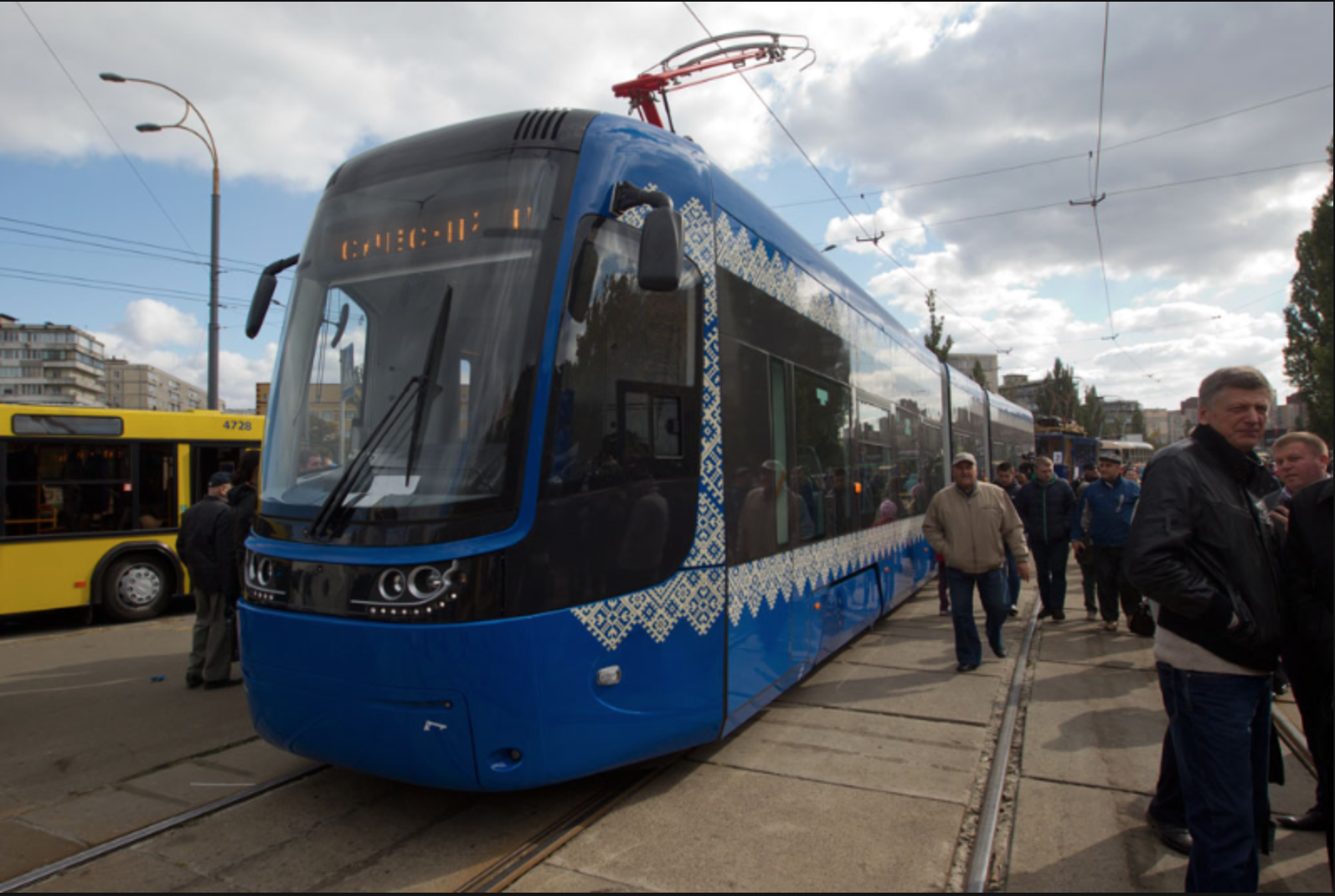 Кличко привіз до Києва трамвай з WI-FI та кондиціонером (ФОТО) - фото 2