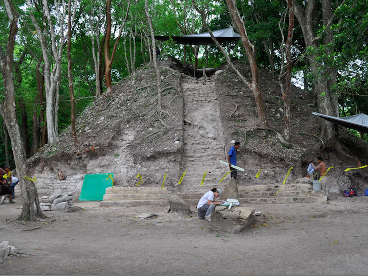 У Центральній Америці археологи знайшли королівську гробницю майя - фото 1