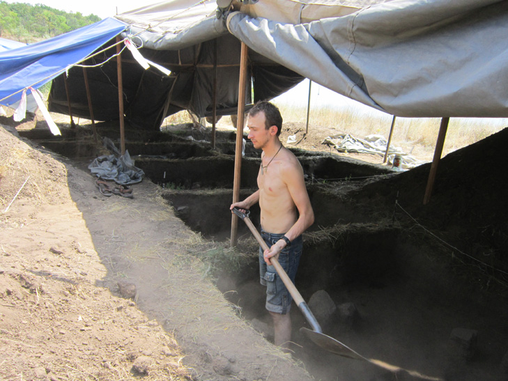 На Хортиці викопали велетня з чоловічими та жіночими рисами - фото 12
