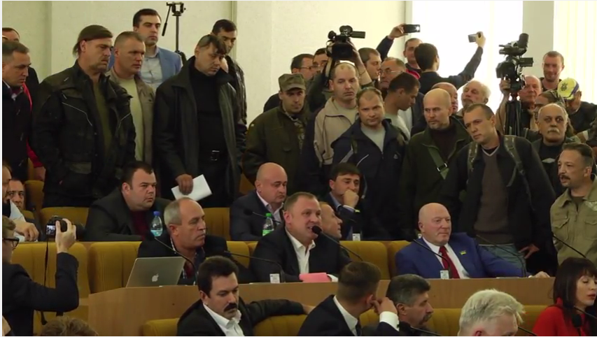 У Миколаєві АТОшники ледь не побились з депутатами за бізнес-інкубатор - фото 6