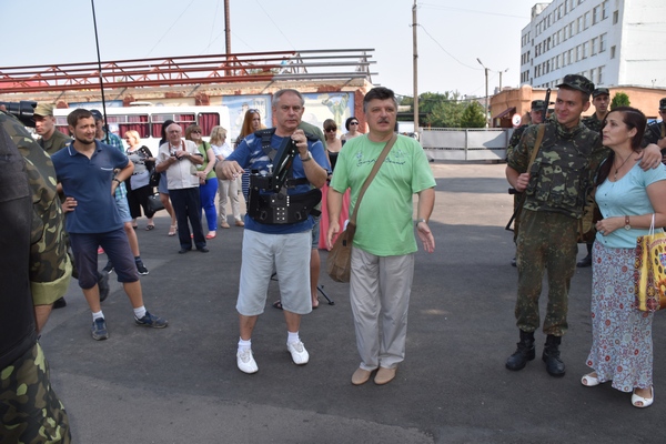 Як у Вінниці проходять зйомки фільму про події в Україні в 2014 - фото 19