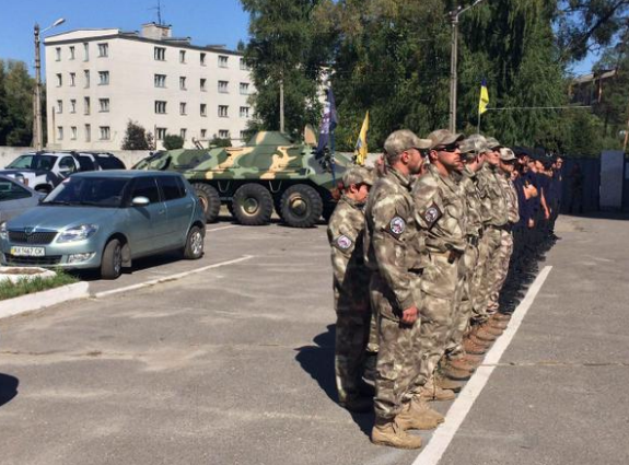 "Азов" віддав свій БТР харківському "Східному корпусу"  - фото 2