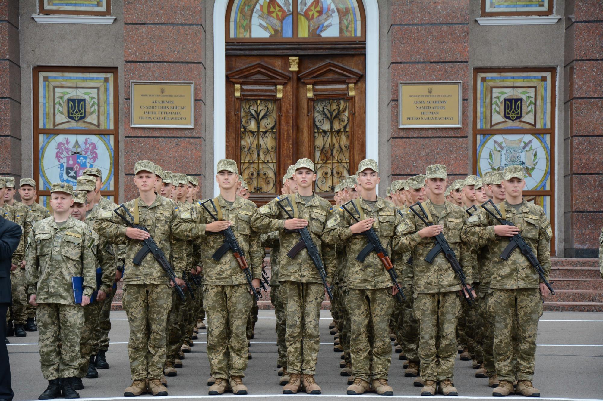 Понад 600 курсантів Академії сухопутних військ присягнули на вірність - фото 4