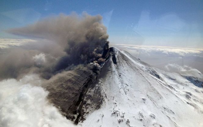 На Алясці почалося виверження вулкану   - фото 4