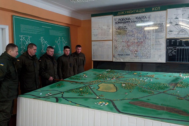 На базі військової кафедри Запорізького національного технічного університету пройшли заняття з офіцерами-артилеристами Нацгвардії - фото 5