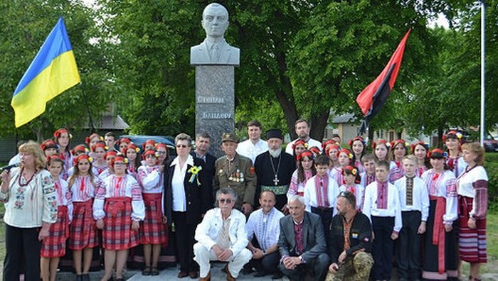 На Рівненщині встановили другий пам'ятник Бандері - фото 1