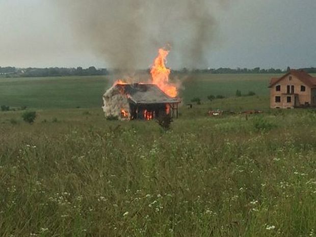 На Львівщині блискавка спалила будинок - фото 1